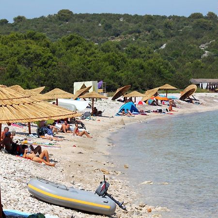 Apartments With A Parking Space Sali, Dugi Otok - 8181 المظهر الخارجي الصورة