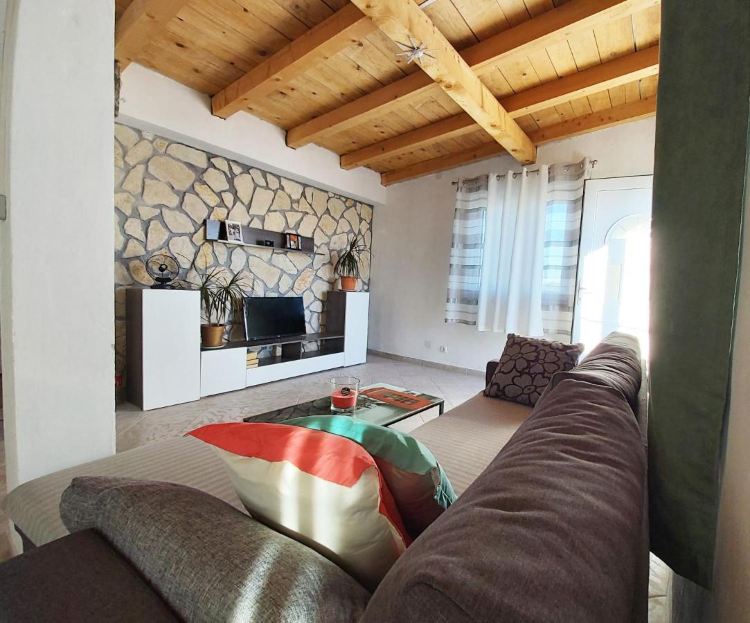 Apartments With A Parking Space Sali, Dugi Otok - 8181 المظهر الخارجي الصورة