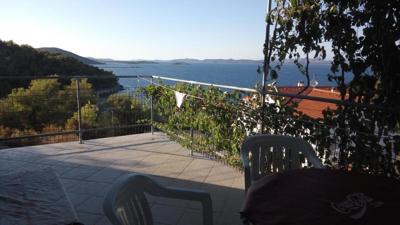 Apartments With A Parking Space Sali, Dugi Otok - 8181 المظهر الخارجي الصورة